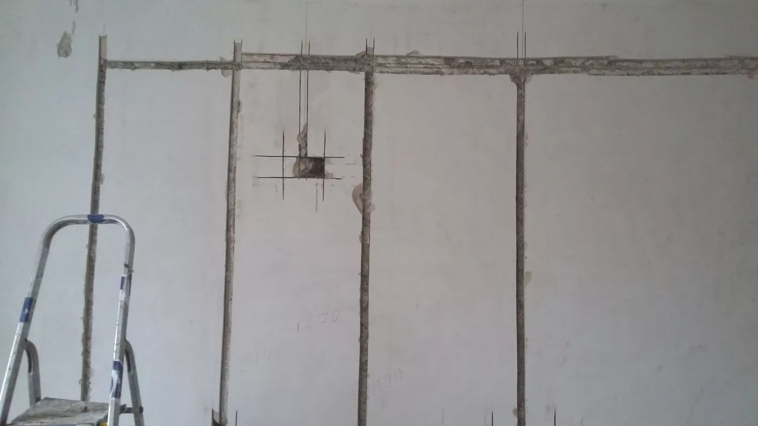 Особенности штробления стен под проводку